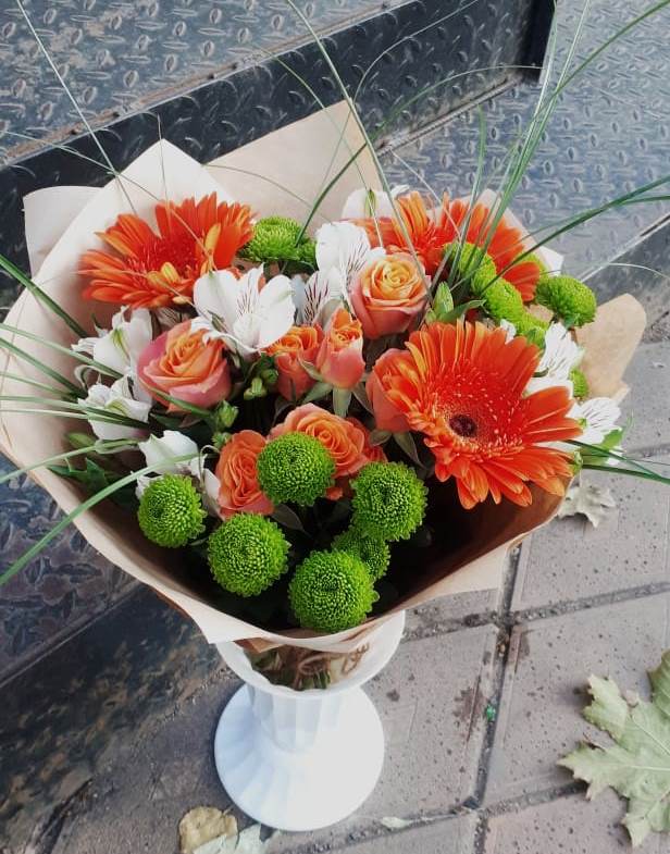 Букет цветов из: Герберы, Хризантемы, Альстромерии и Розы в Хохле
