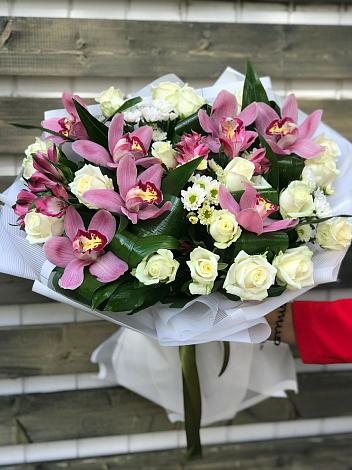 Букет цветов из: Розы и Хризантемы в Хохле