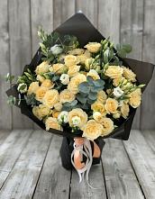 Букет цветов из:  Розы и Лизиантусы в Хохле