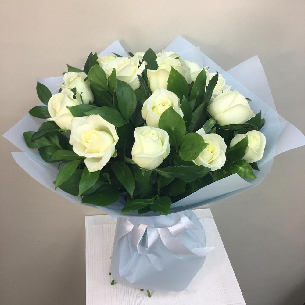 Букет 15 Белых роз Проуд в Хохле