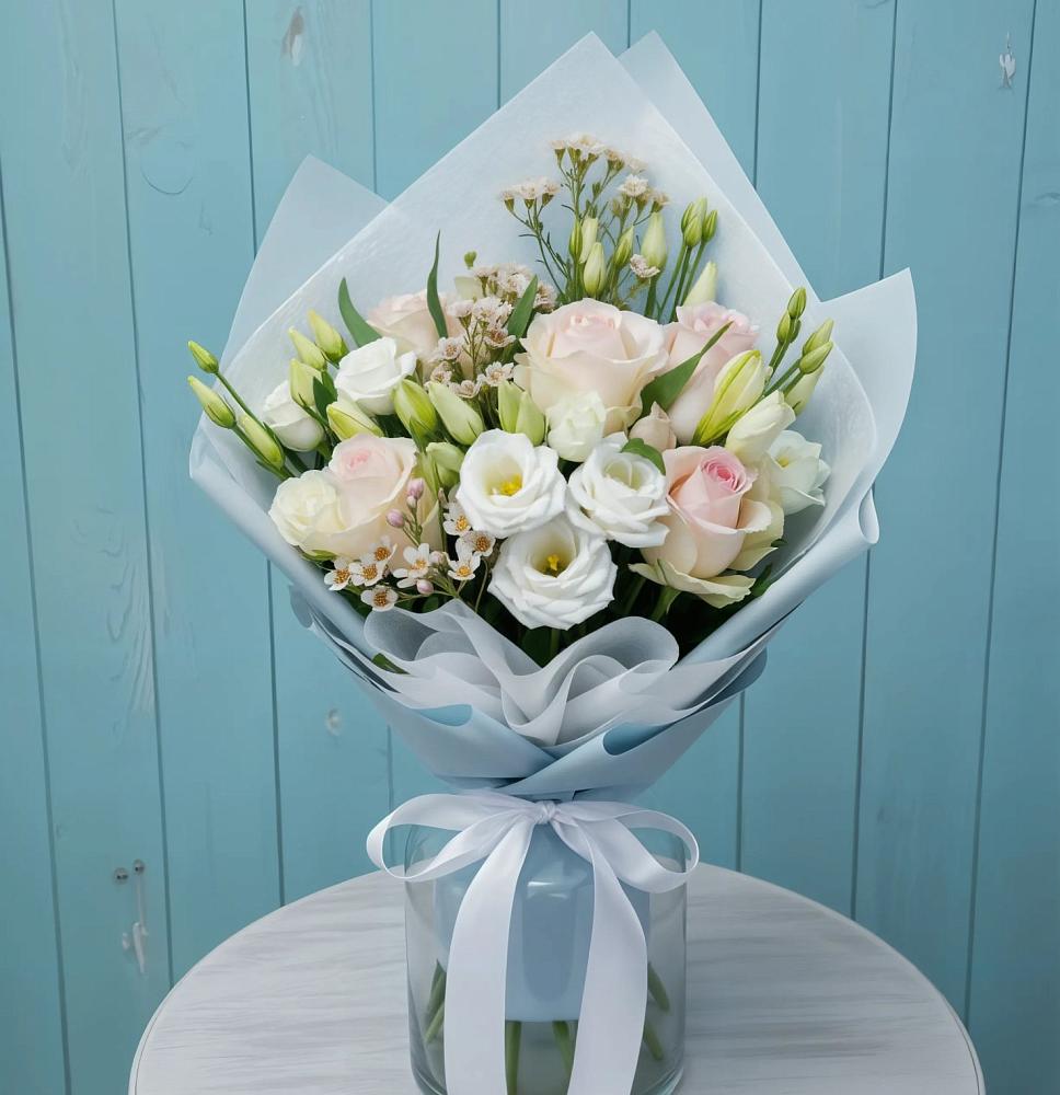 Букет цветов из: Розы и Лизиантусы в Хохле