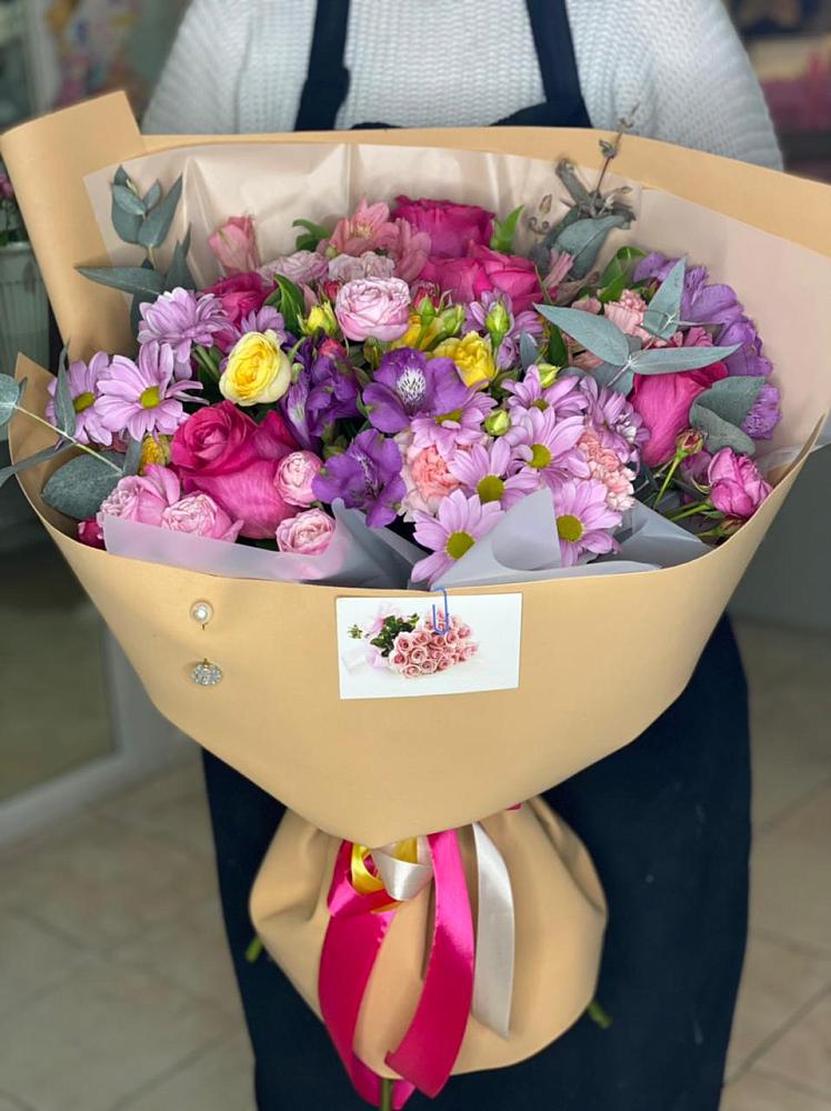 Букет цветов из: Хризантемы, Гвоздики и Альстромерии в Хохле