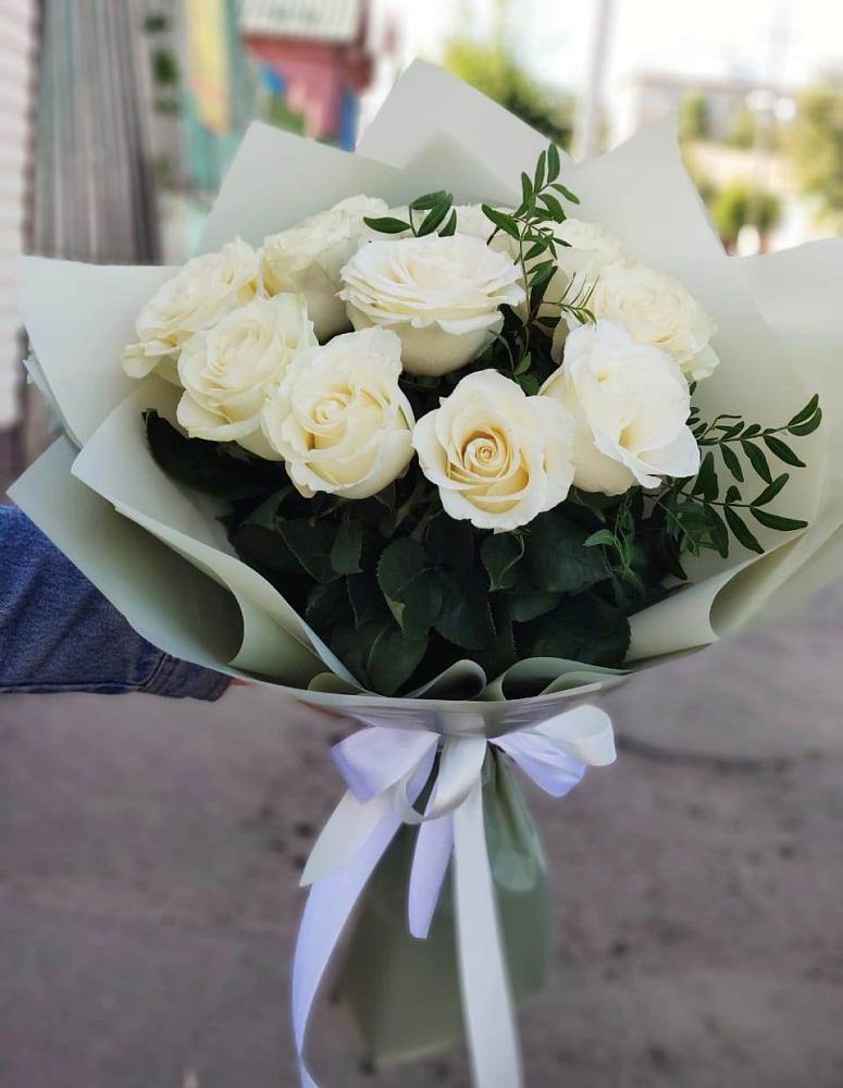 Букет Белые розы Проуд в Хохле