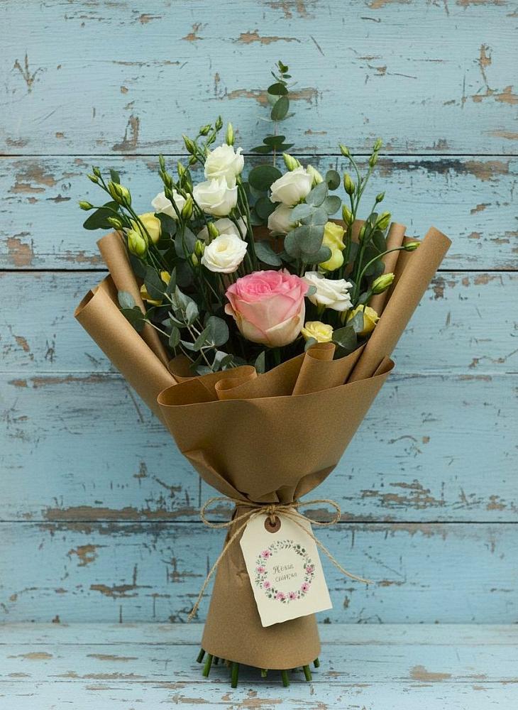 Букет цветов из: Розы и Лизиантусы в Хохле