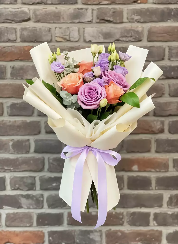 Букет цветов из: Лизиантусы и Розы в Хохле