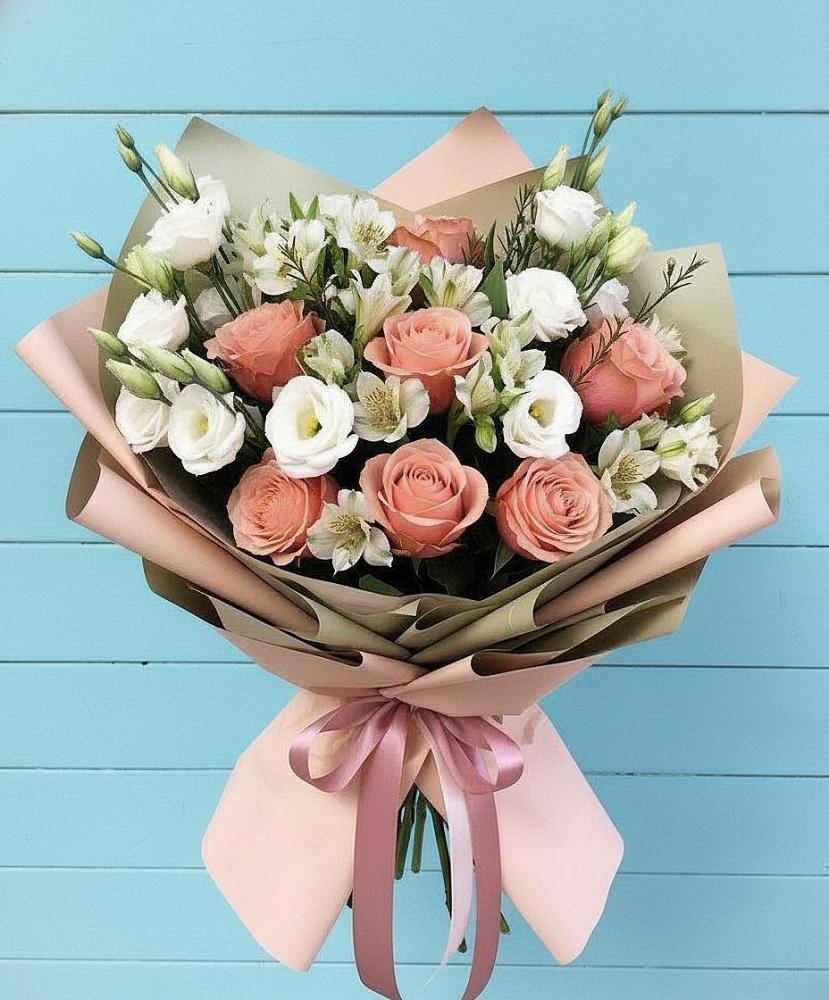 Букет цветов из: Розы, Альстромерии и Лизиантусы в Хохле