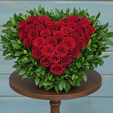 Цветочная композиция из Розы в виде сердца в Хохле