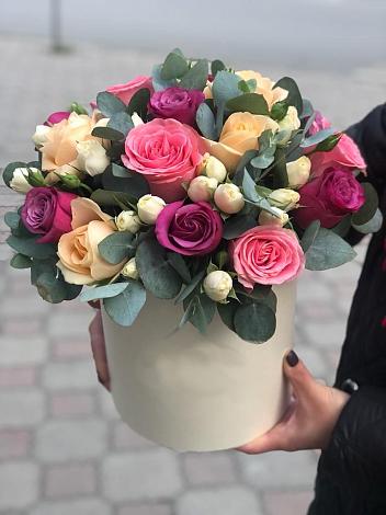 Цветочная композиция из Розы в шляпной коробке в Хохле