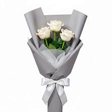 Букет 3 белые розы в Хохле
