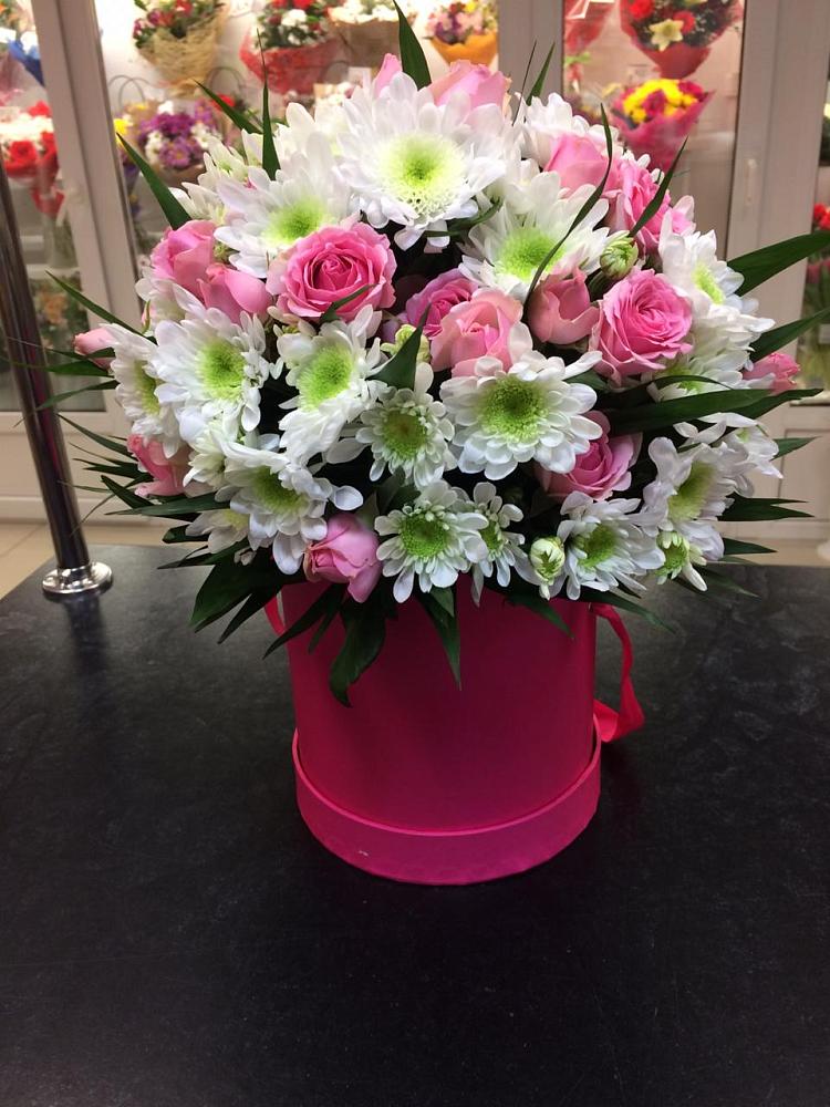 Цветочная композиция из Розы и Хризантемы в шляпной коробке в Хохле