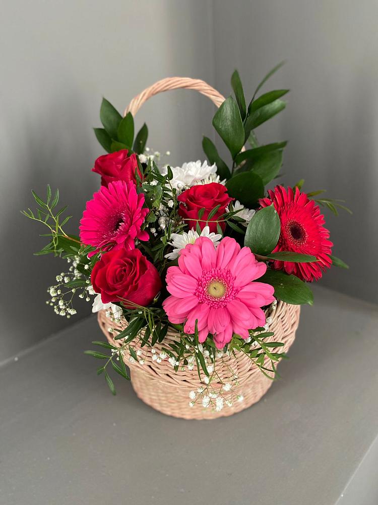 Цветочная композиция из Розы, Хризантемы и Герберы в корзине в Хохле