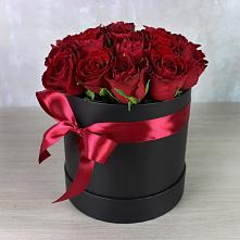 Цветочная композиция из Розы в шляпной коробке в Хохле