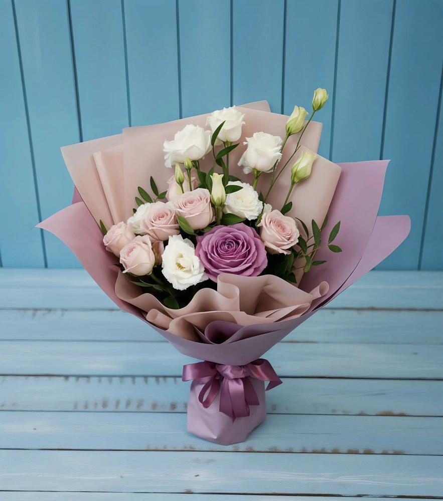 Букет цветов из: Розы и Лизиантусы в Хохле